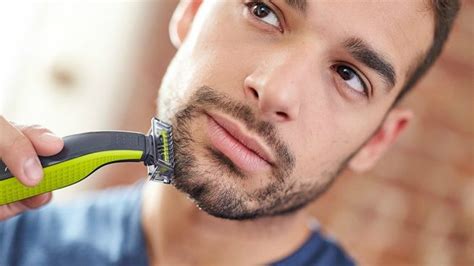 Cómo afeitarse el bigote con estilo paso a paso